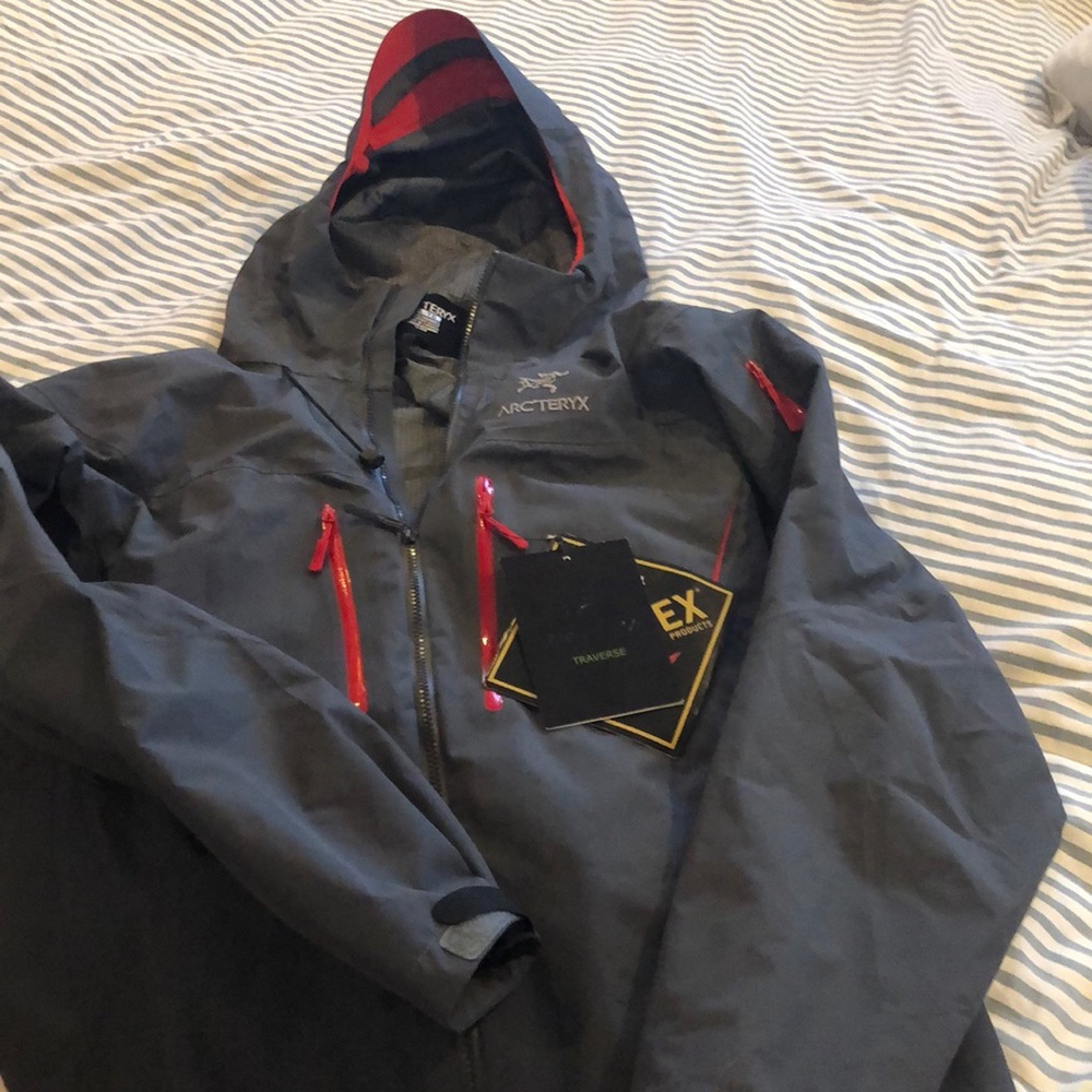 Arcteryx men’s jacket, gore Tex. Traverse.